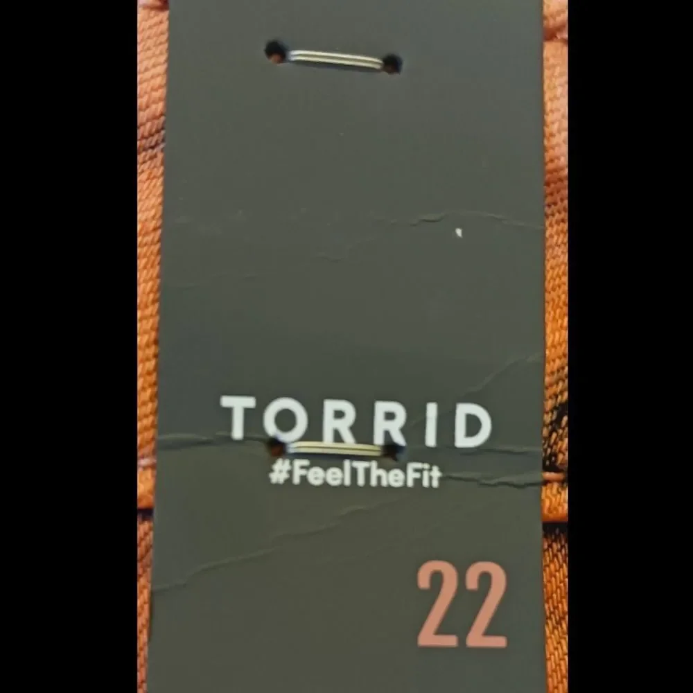 New Torrid Plus Size Coral Acid Wash Mid- Rise Vintage Shorts. - Picture 15 of 16